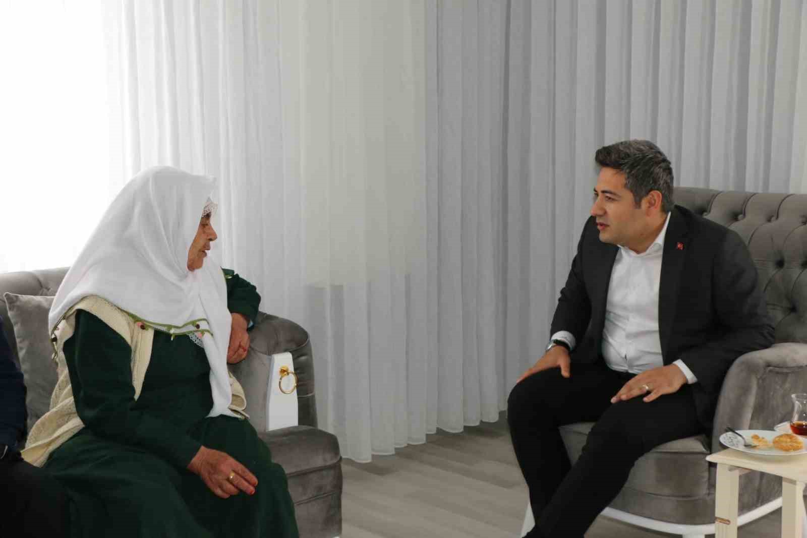 BİTLİS’İN HİZAN KAYMAKAMI NURHALİL ÖZÇELİK, 1993 YILINDA PKK TARAFINDAN ŞEHİT