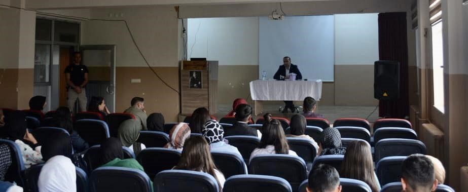 BİNGÖL’ÜN ADAKLI İLÇESİ KAYMAKAMI AHMET TAN, ADAKLI ÇOK PROGRAMLI ANADOLU