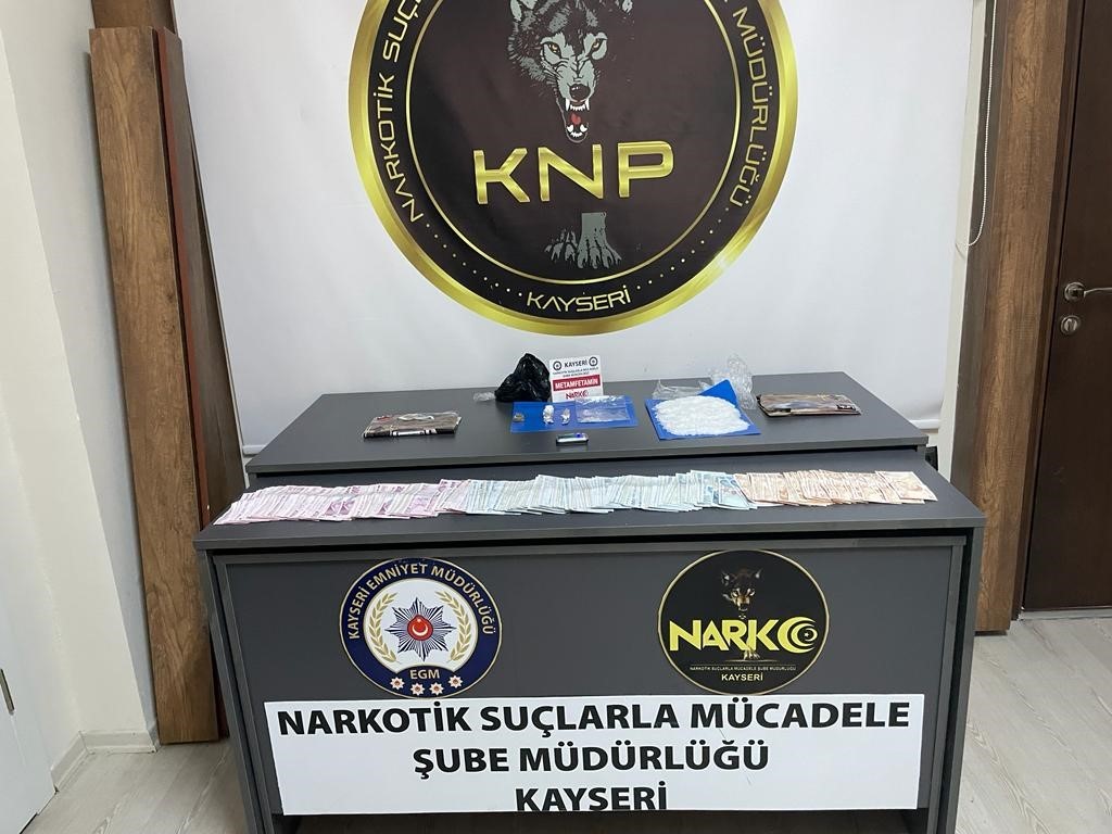 KAYSERİ İL EMNİYET MÜDÜRLÜĞÜ NARKOTİK SUÇLARLA MÜCADELE ŞUBE MÜDÜRLÜĞÜ EKİPLERİNCE