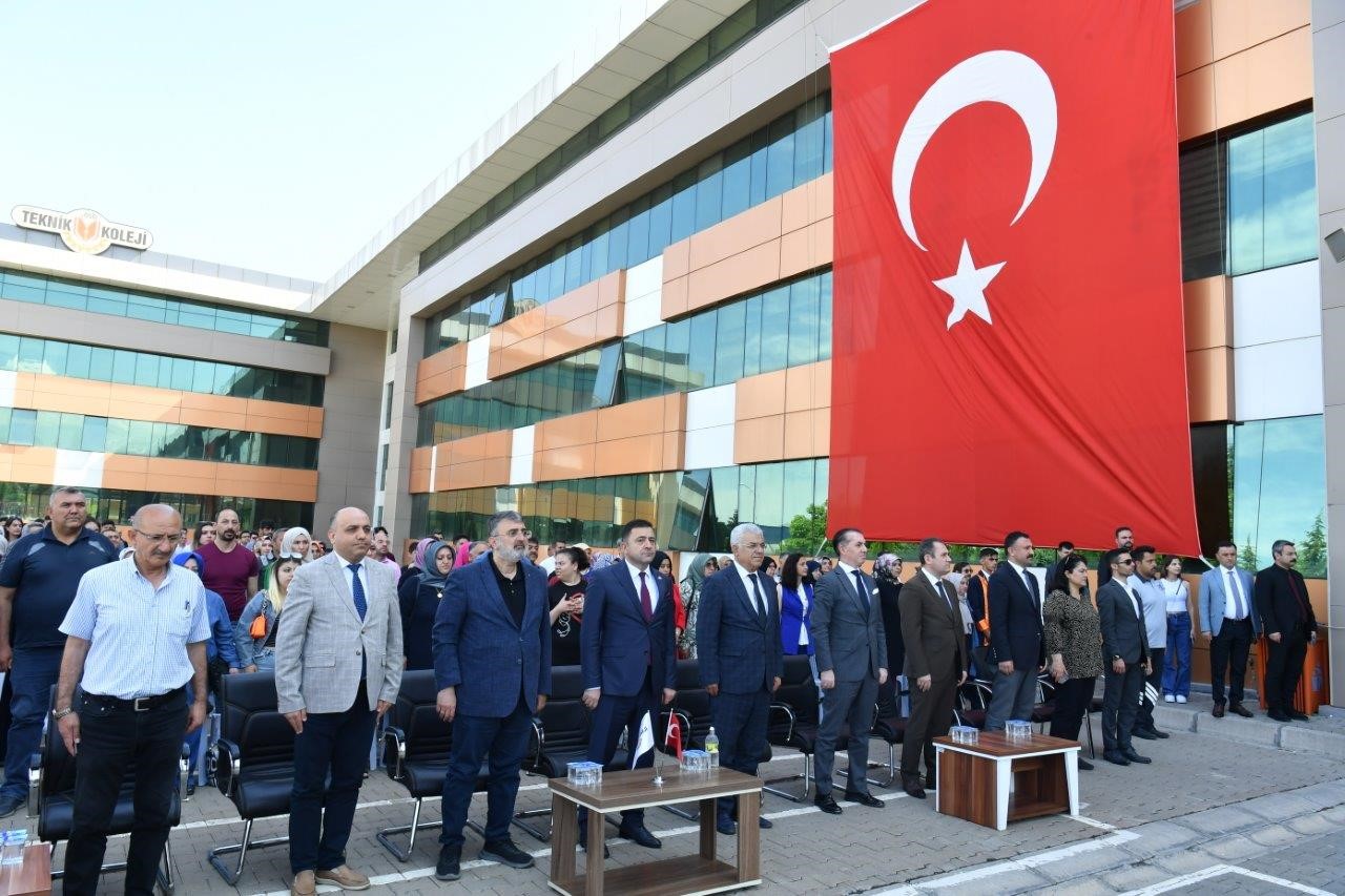 KAYSERİ OSB TEKNİK KOLEJİ 2022-2023 EĞİTİM ÖĞRETİM YILI KAPANIŞ TÖRENİ