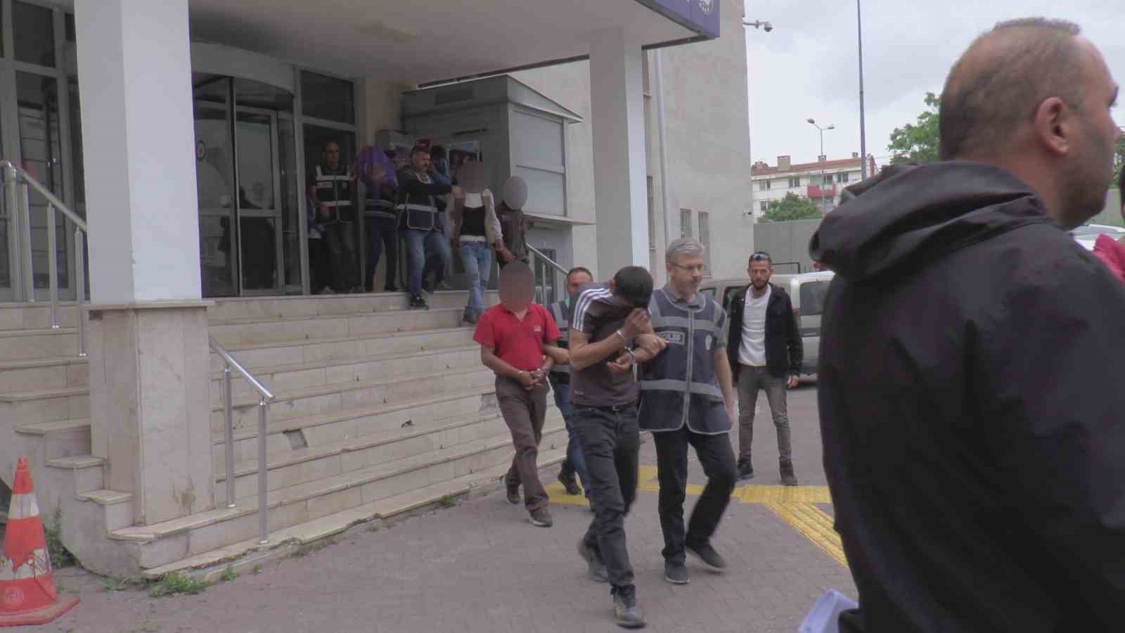 KAYSERİ’DE POLİS EKİPLERİ TARAFINDAN YAPILAN EŞ ZAMANLI OPERASYONDA ARANMASI BULUNAN