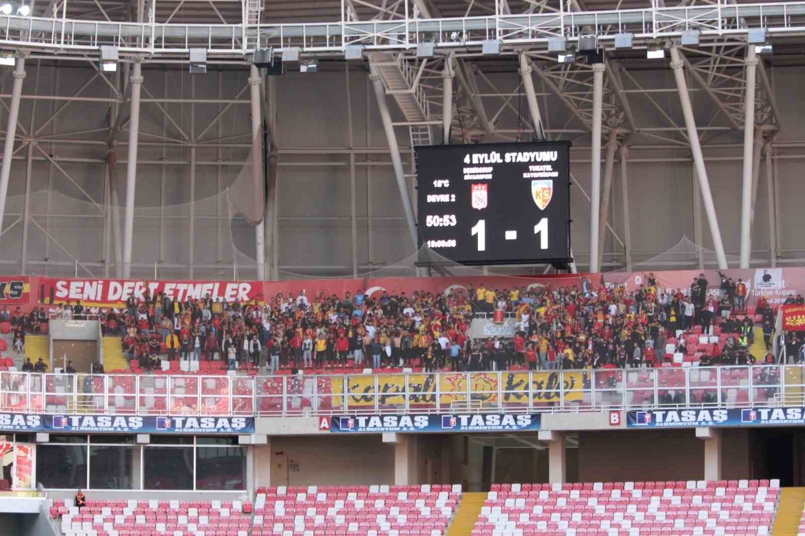 KAYSERİSPOR'A PROFESYONEL FUTBOL DİSİPLİN KURULU TARAFINDAN PARA CEZASI VERİLDİ.