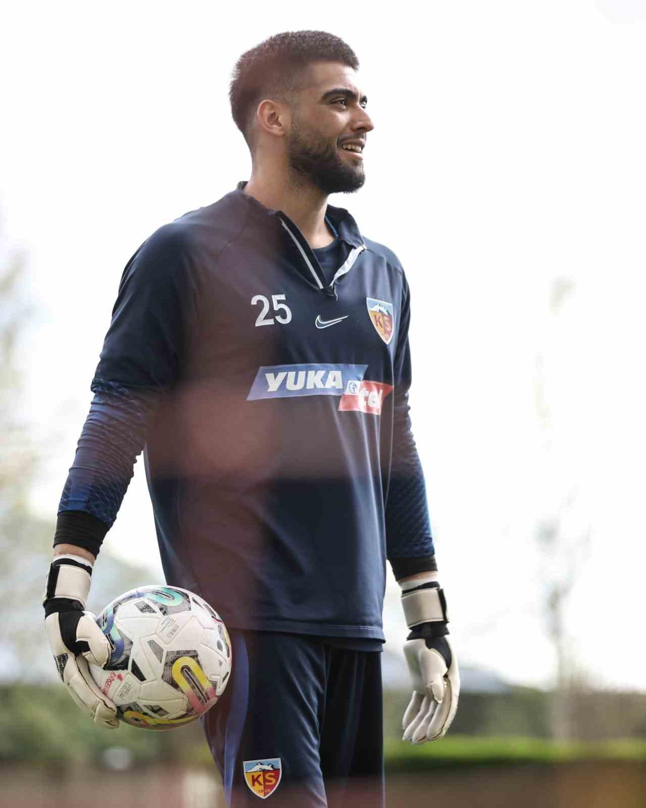 SÜPER LİG'DE MÜCADELE EDEN KAYSERİSPOR'DA 38 HAFTALIK MARATONDA 28 FUTBOLCU