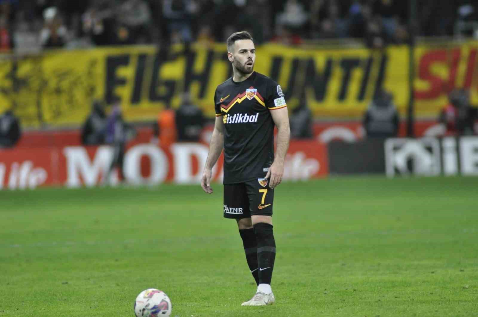 YUKATEL KAYSERİSPOR'DA BUGÜN 5 İSİM FORMA GİYEMEYECEK.