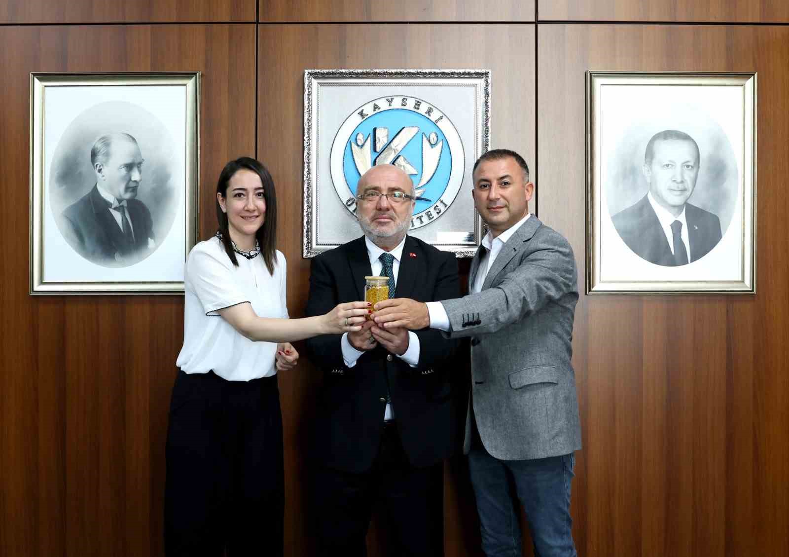 “EĞİTİRKEN ÜRETEN VE ÜRETİRKEN EĞİTEN ÜNİVERSİTE” ANLAYIŞI İLE FAALİYETLERİNE YÖN