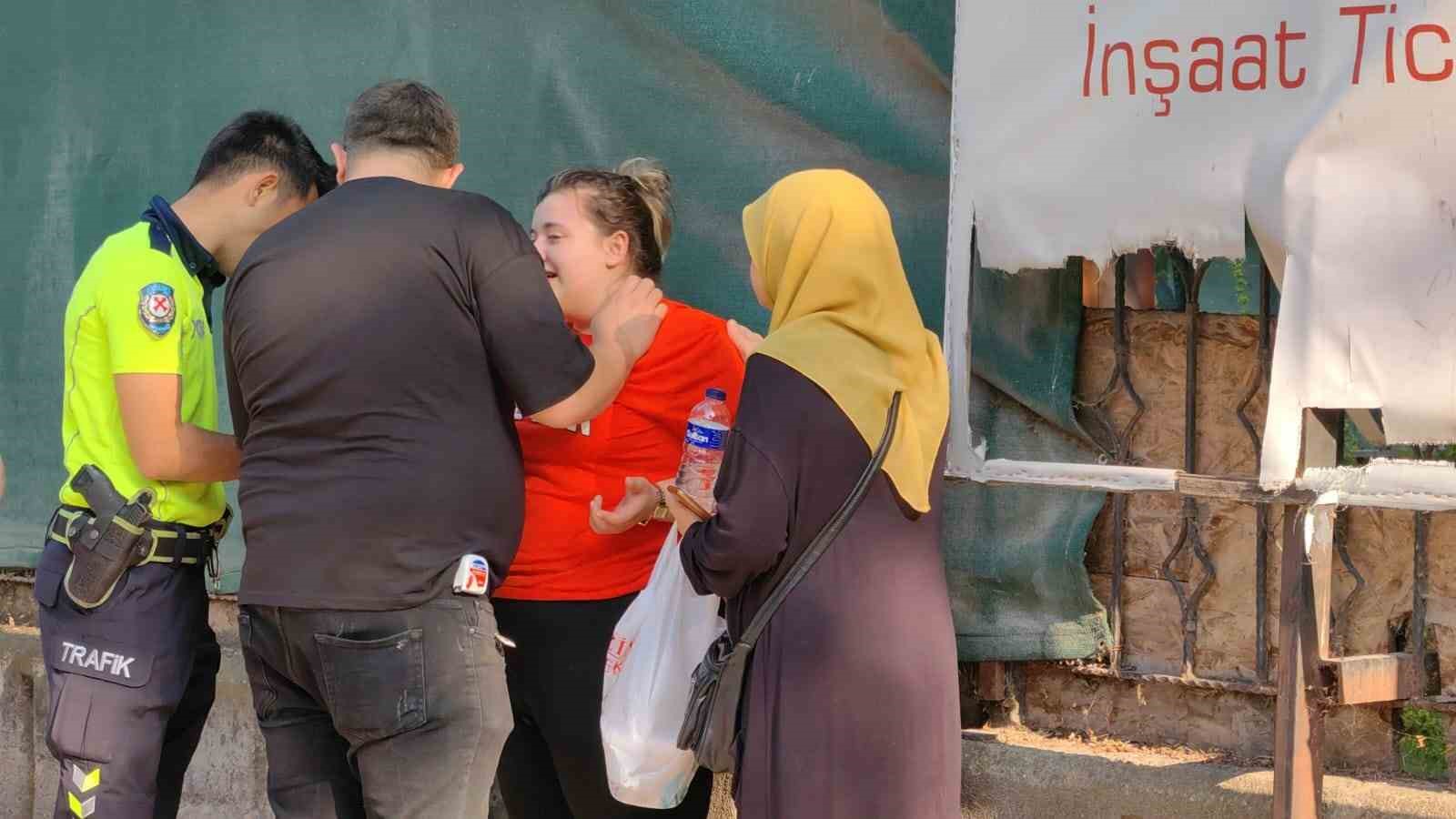 BURSA'NIN İNEGÖL İLÇESİ KEMALPAŞA MAHALLESİNDE MEYDANA GELEN KAZADA OTOMOBİL İLE