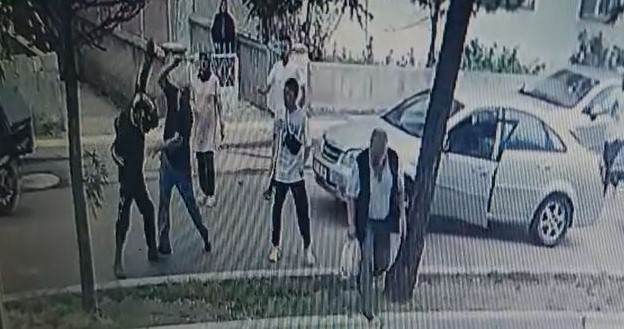 ANKARA’NIN SİNCAN İLÇESİNDE SEYİR HALİNDEYKEN İKAMET ETTİĞİ APARTMANIN GARAJINA GİRMEK