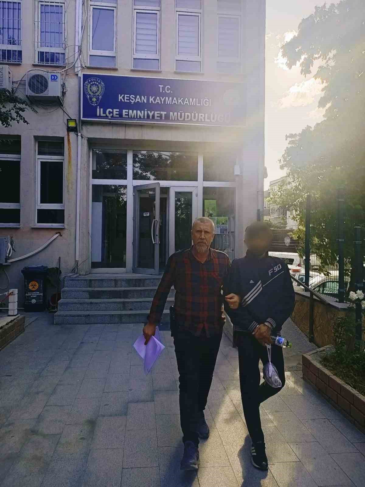 KEŞAN'DA 10 BİN TL'LİK ÇEYİZ EŞYASI ÇALDIĞI İDDİASIYLA YAKALANAN ŞÜPHELİ