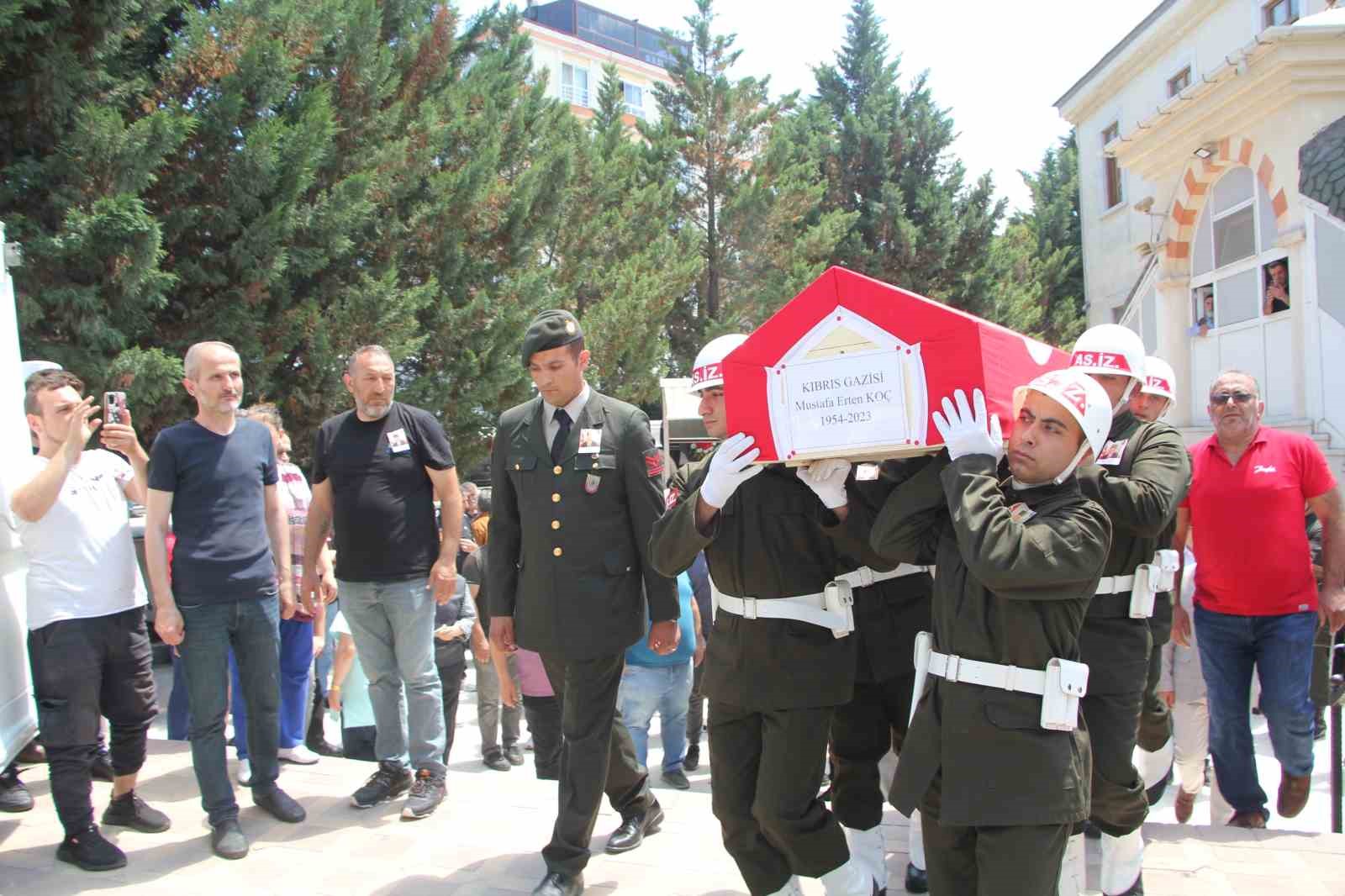 KIBRIS GAZİSİ KOÇ DUALARLA SON YOLCULUĞUNA UĞURLANDI