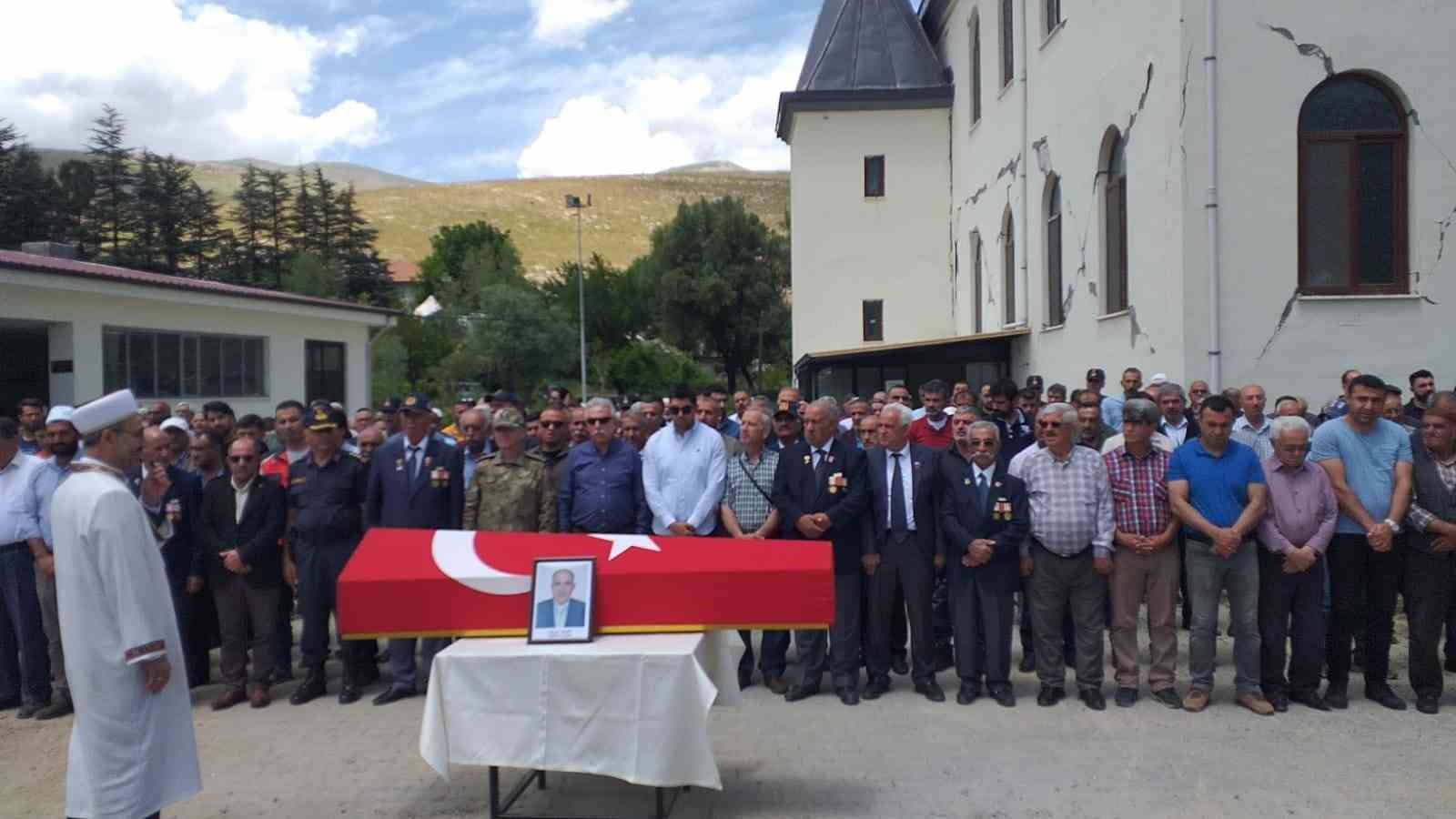 KIBRIS GAZİSİ ERDAL DEMİR SON YOLCULUĞUNA UĞURLANDI