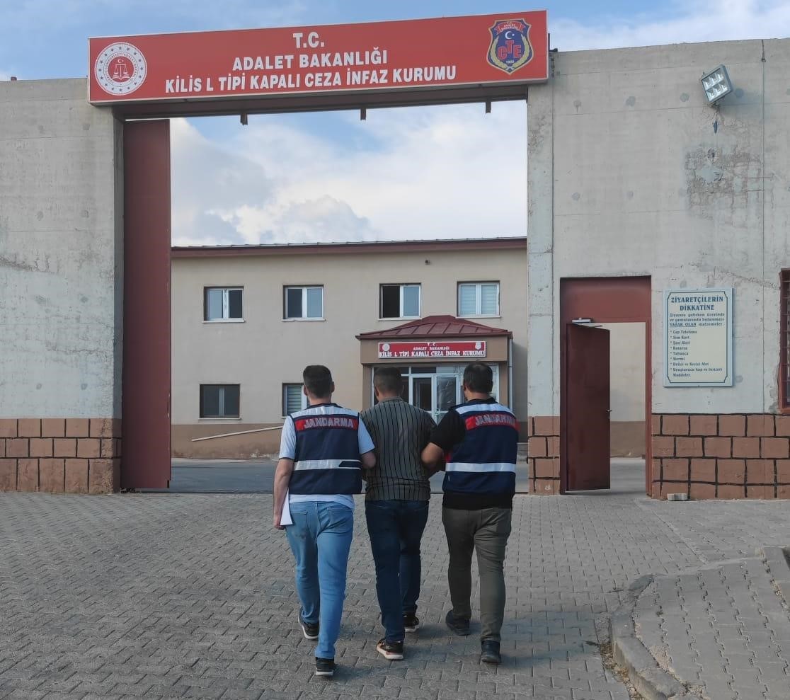 KİLİS’TE TERÖR ÖRGÜTÜ PKK/YPG OPERASYONUNDA GÖZALTINA ALINAN ŞÜPHELİ TUTUKLANDI.