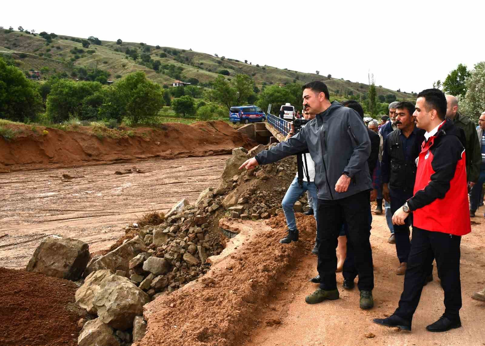 VALİ BÜLENT TEKBIYIKOĞLU  SELDEN ETKİLENEN DANACI KÖYÜNDE DE İL