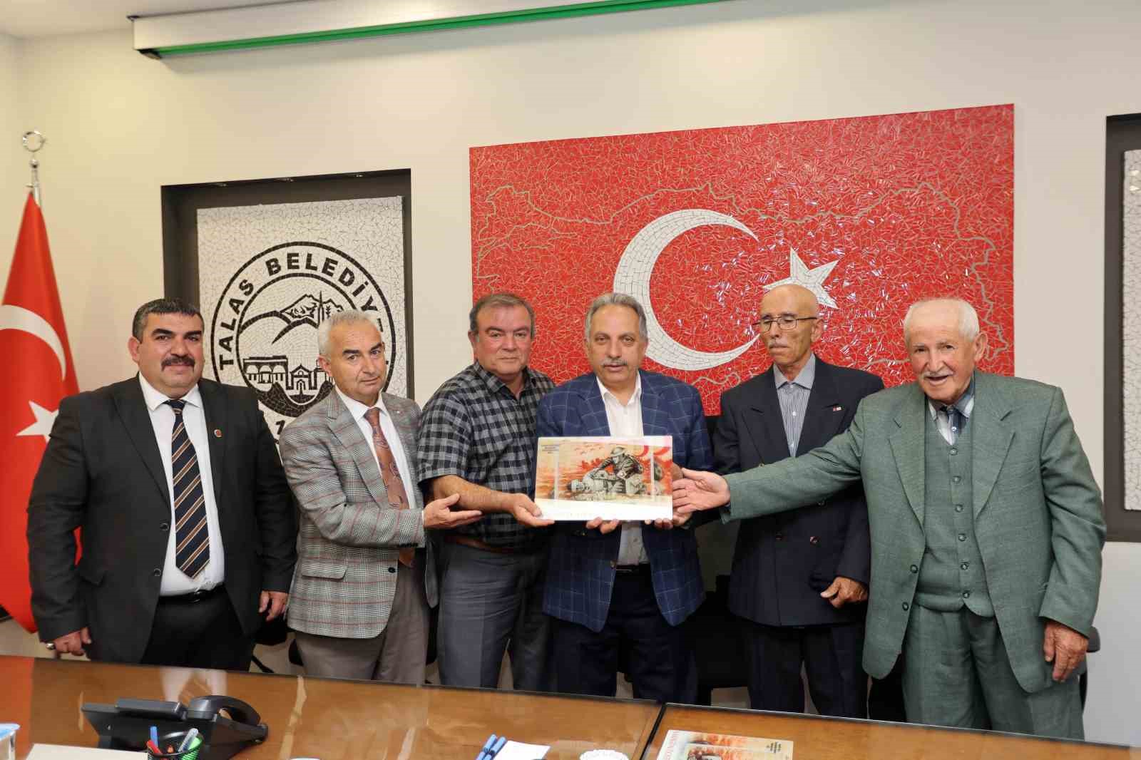 KIZILAY TALAS ŞUBE BAŞKANI ÜNAL YÜKSEL, YÖNETİM KURULU ÜYELERİ, HAYIRSEVERLER