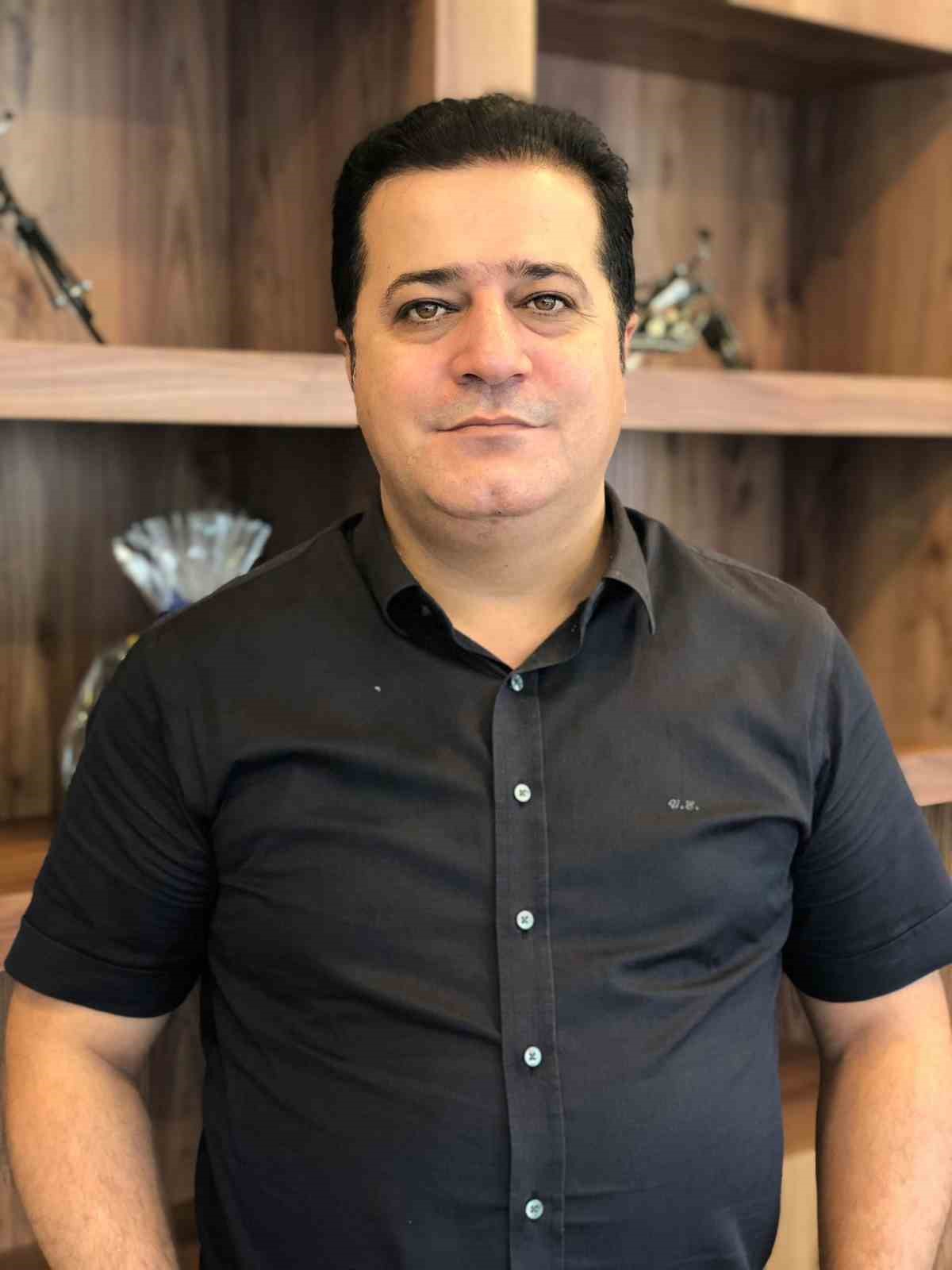 KISA ARALIKLARLA ÇEKTİĞİ FİLMLERLE SİNEMA SEKTÖRÜNE HAREKET GETİREN YAPIMCI VAHDET