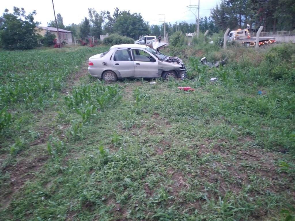 KONYA'NIN EREĞLİ İLÇESİNDE KONTROLDEN ÇIKAN OTOMOBİLİN MISIR TARLASINA YUVARLANMASI SONUCU