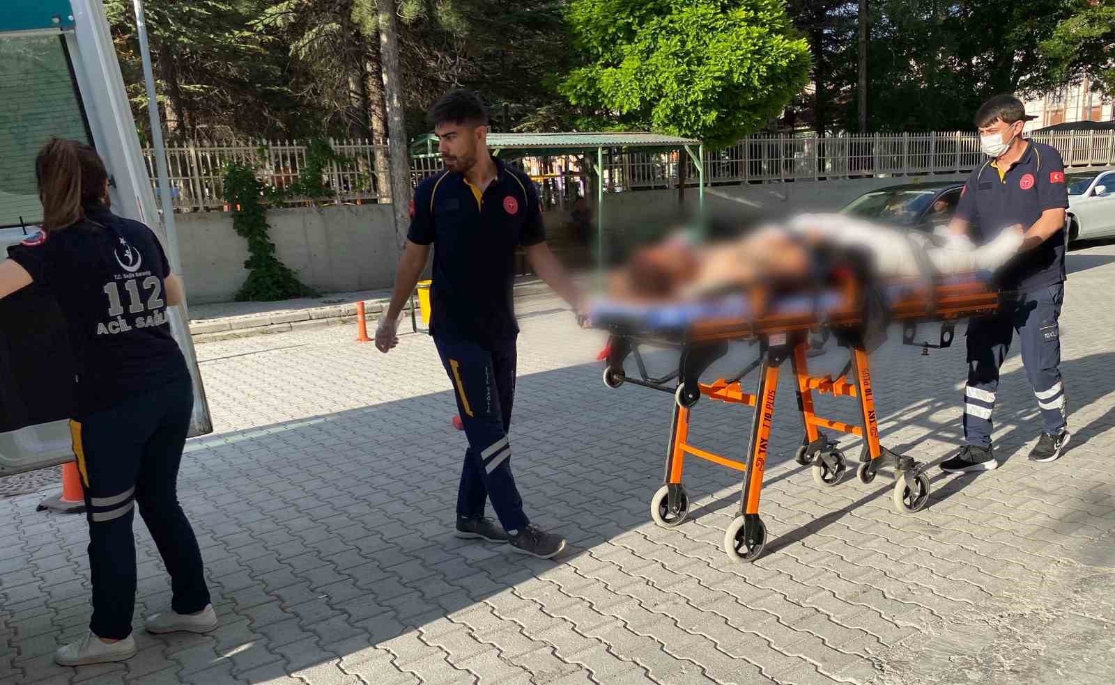 KONYA’NIN KULU İLÇESİNDE PİKAP İLE ELEKTRİKLİ BİSİKLETİN ÇARPIŞMASI SONUCU 1