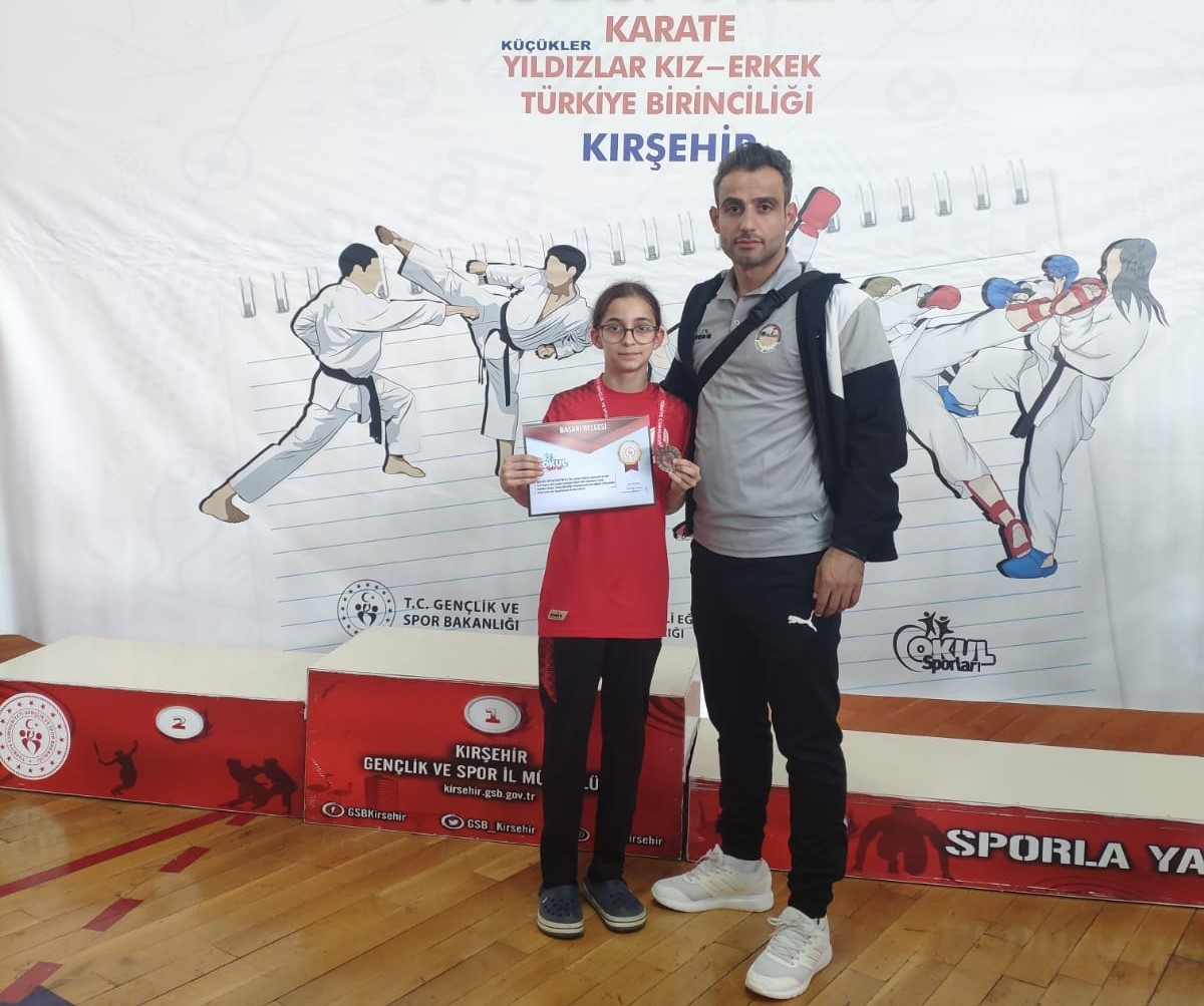 KÖRFEZ GENÇLERBİRLİĞİ SPOR KULÜBÜ SPORCUSU LEYLANUR YILDIRIM TÜRKİYE KARATE ŞAMPİYONASI'NDA
