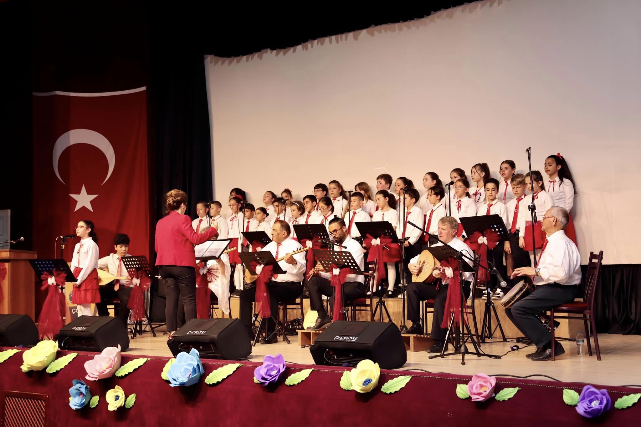 Bandırma Halk Müziği Kültür Sanat Derneği Çocuk Korosu ve 17