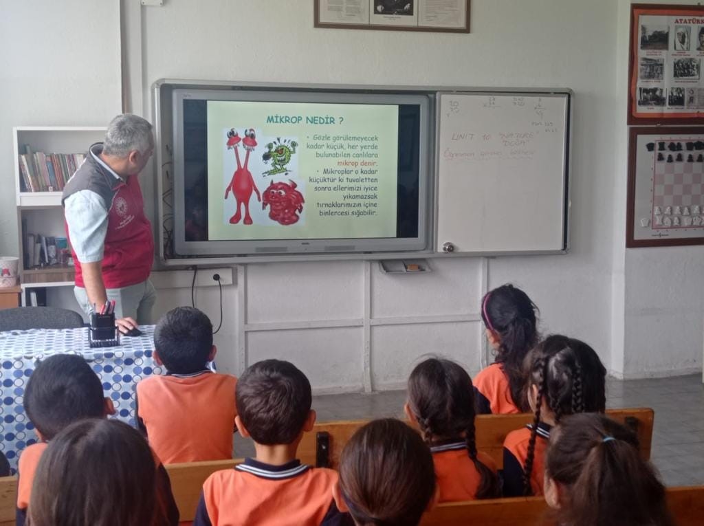 KÖYCEĞİZ’DE ÖĞRENCİLERE GIDA GÜVENİRLİĞİ VE İSRAFI EĞİTİMİ VERİLDİ