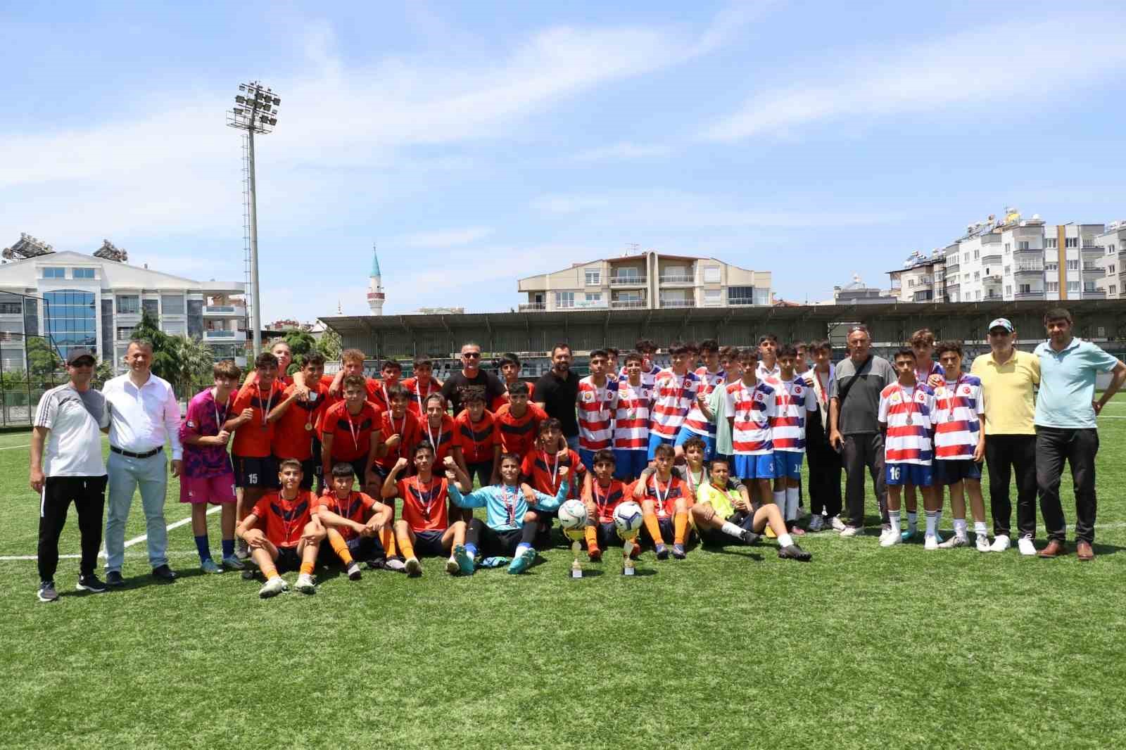 AYDIN’DA DÜZENLENEN FUTBOL MÜSABAKALARI RENKLİ GÖRÜNTÜLERE SAHNE OLURKEN, GERÇEKLEŞTİRİLEN FİNAL