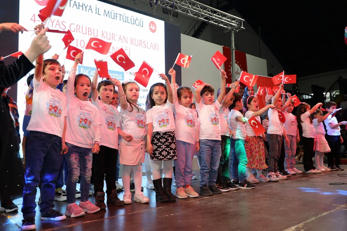 KUR’AN KURSU ÖĞRENCİLERİ, '10. YIL ŞENLİĞİ'NDE BULUŞTU
