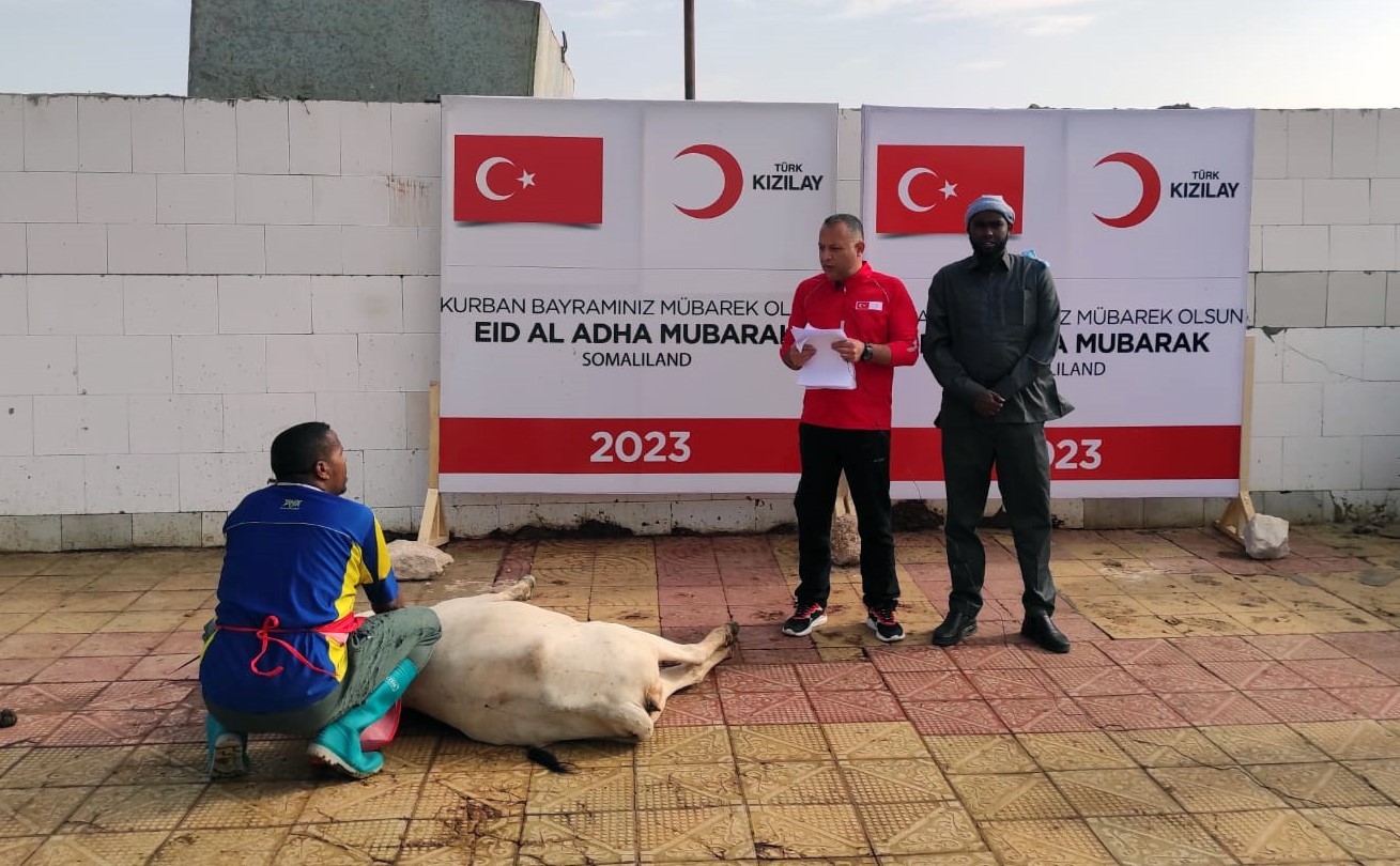 YARDIMSEVERLERİN İHTİYAÇ SAHİPLERİNE EL UZATMAK İÇİN TERCİH ETTİĞİ KIZILAY, HAYIRSEVERLERİN