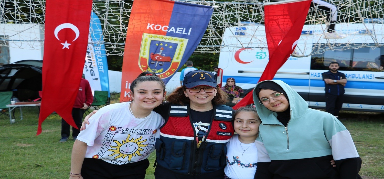 ANDARMA EKİPLERİ, TEŞKİLATLARININ 184. KURULUŞ YIL DÖNÜMÜ DOLAYISIYLA KOCAELİ'DE ÇOCUK