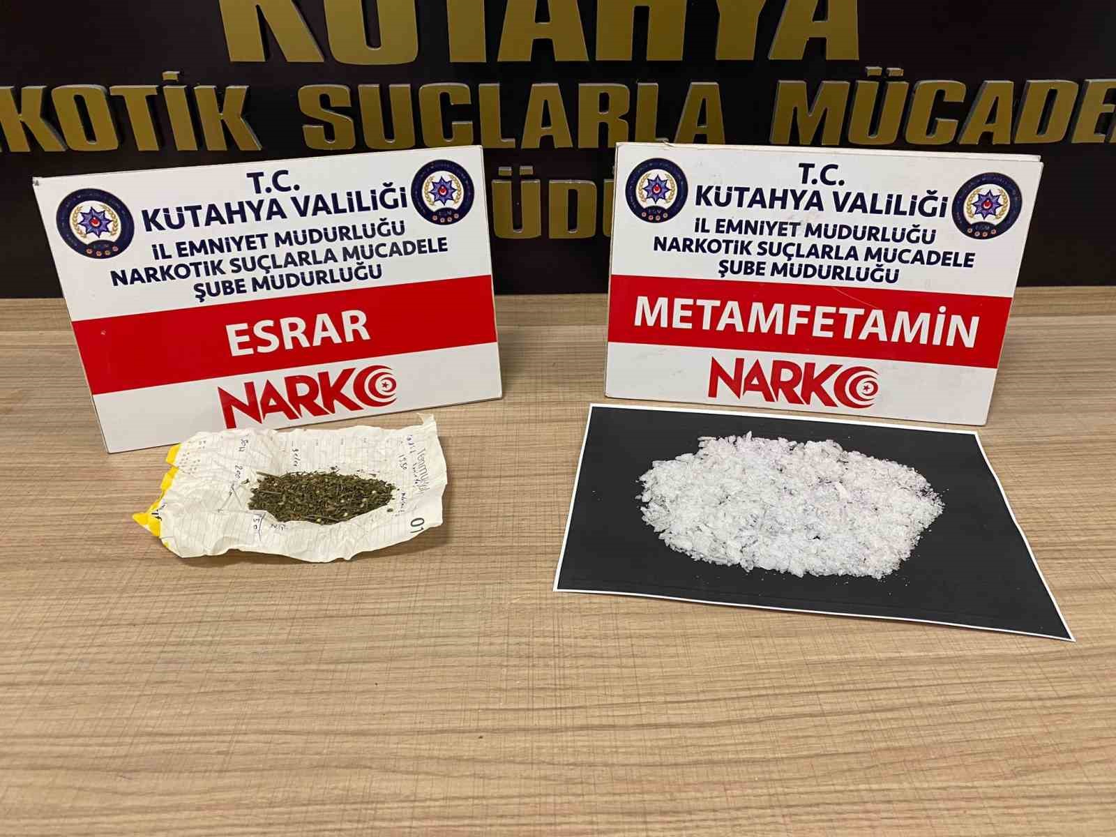 KÜTAHYA’YA UYUŞTURUCU SOKMAK İSTEYEN 4 ŞÜPHELİ YAKALANDI