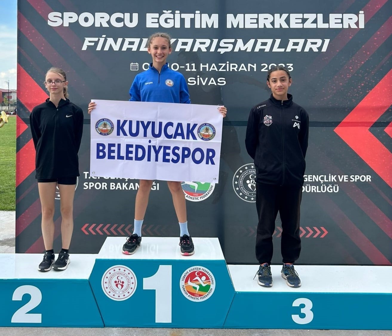 KUYUCAK BELEDİYESPOR ATLETİZM TAKIMI SPORCULARI, SİVAS’DA GERÇEKLEŞEN SPORCU EĞİTİM MERKEZİ