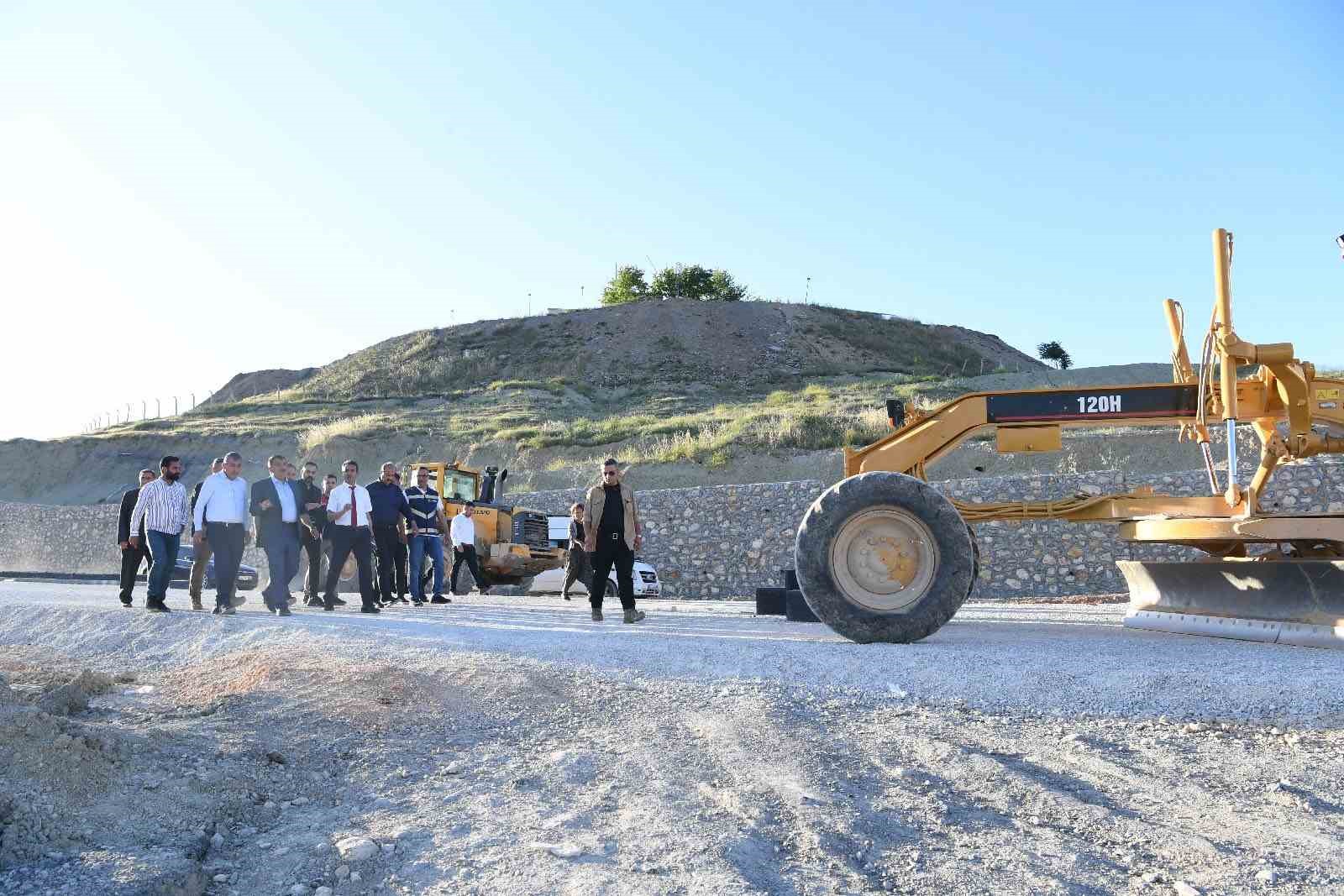 YAPIMI DEVAM EDEN KUZEY KUŞAK YOLUNDA İNCELEMELERDE BULUNAN MALATYA BÜYÜKŞEHİR