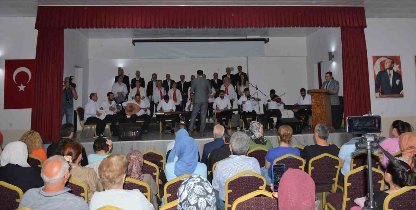 LAPSEKİ BELEDİYESİ TÜRK SANAT MÜZİĞİ KOROSU TARAFINDAN ‘YAZA MERHABA’ KONSERİ