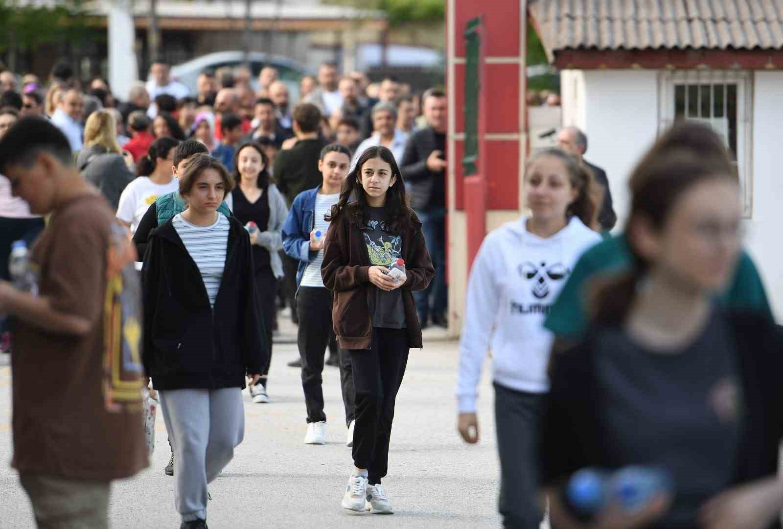 8’İNCİ SINIF ÖĞRENCİLERİNE YÖNELİK GERÇEKLEŞTİRİLEN LİSELERE GEÇİŞ SİSTEMİ (LGS) KAPSAMINDAKİ