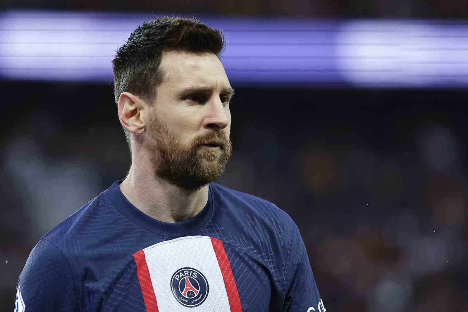 PARİS SAİNT-GERMAİN TEKNİK DİREKTÖRÜ CHRİSTOPHE GALTİER, ARJANTİNLİ FUTBOLCU LİONEL MESSİ'NİN