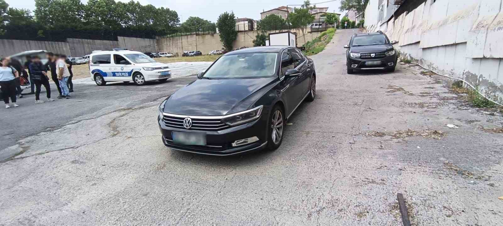BAKIRKÖY SAHİL YOLUNDA MAKAS ATARAK TRAFİK GÜVENLİĞİNİ TEHLİKEYE DÜŞÜREN VE