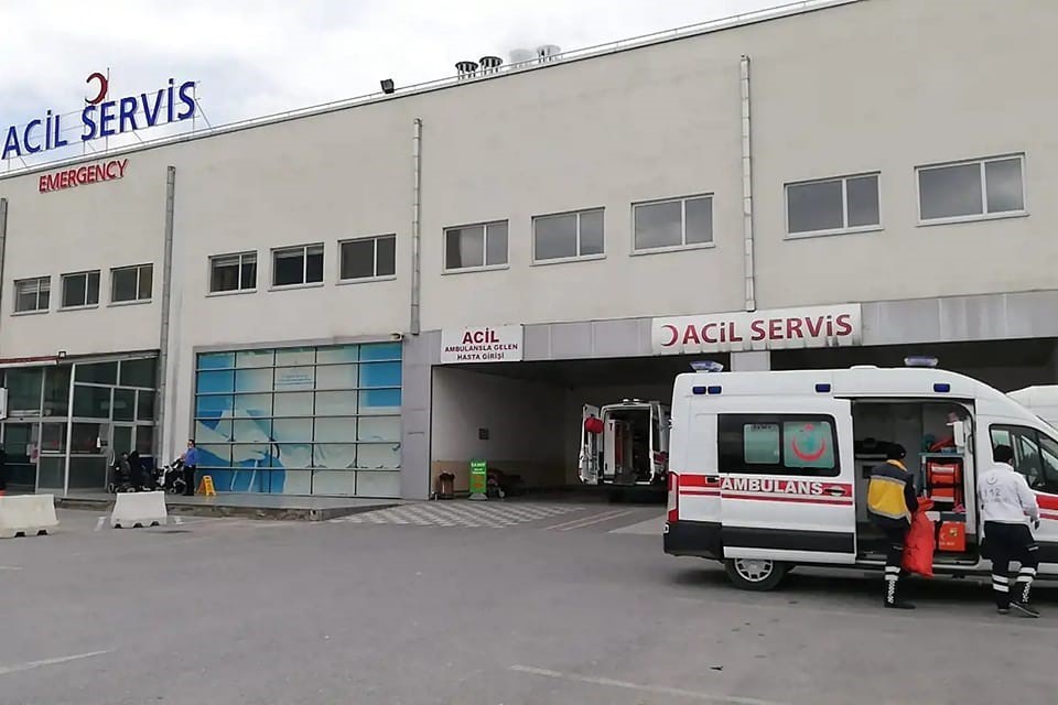 MALATYA’DA BİR TEKSTİL FABRİKASINDA ÇALIŞAN 12 İŞÇİ YEDİKLERİ YEMEKTEN ZEHİRLENDİKLERİ
