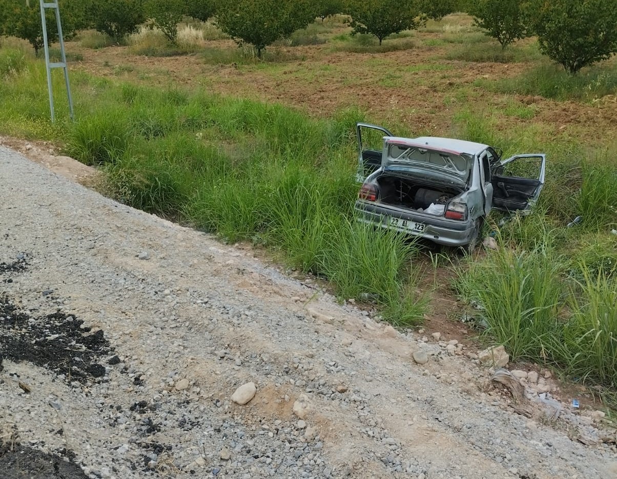 MALATYA’NIN AKÇADAĞ İLÇESİNDE İKİ OTOMOBİLİN KARIŞTIĞI TRAFİK KAZASINDA 3 KİŞİ