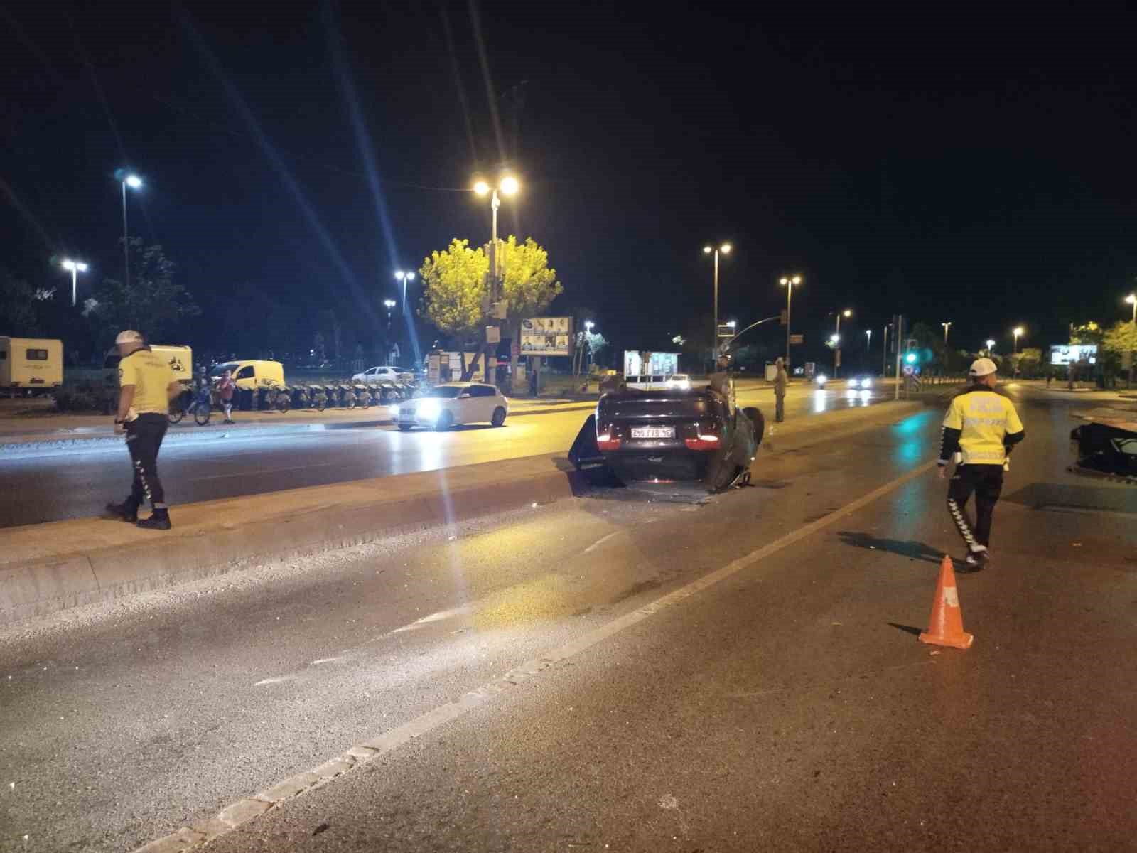 MALTEPE’DE ARAÇ TAKLA ATTI: 1 YARALI