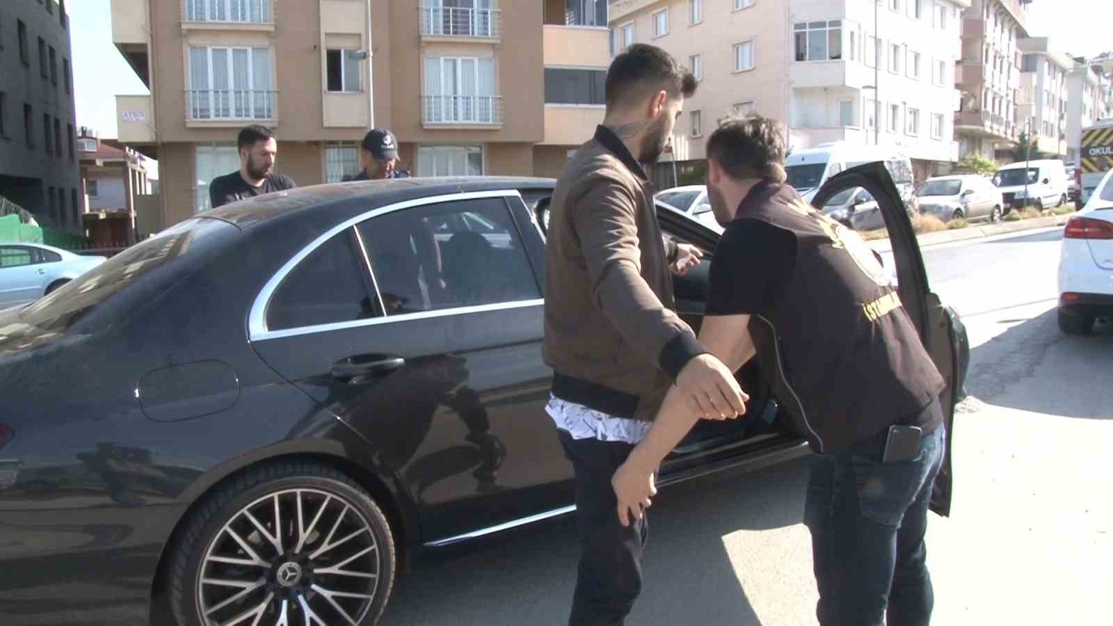 MALTEPE'DE POLİS EKİPLERİ OKUL ÖNLERİNDE DENETİM YAPTI.