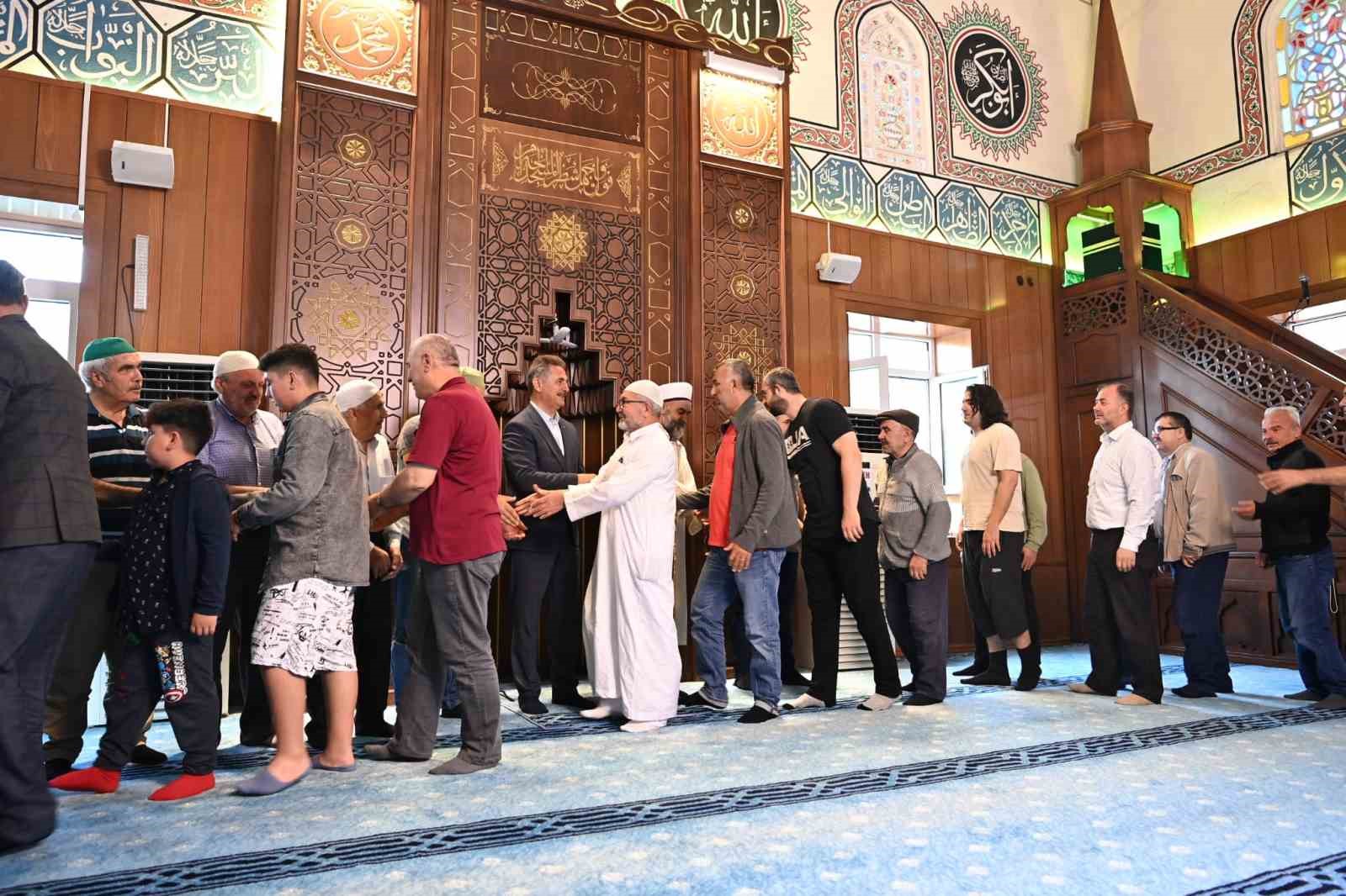 MAMAK BELEDİYE BAŞKANI MURAT KÖSE BAYRAM NAMAZINI MAMAK’TA HZ. ÖMER