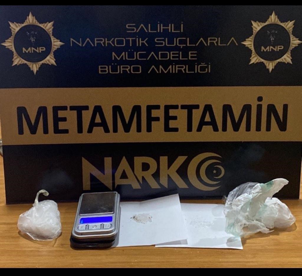 MANİSA’NIN SALİHLİ İLÇESİNDE POLİS EKİPLERİ TARAFINDAN "TORBACI" DİYE TABİR EDİLEN