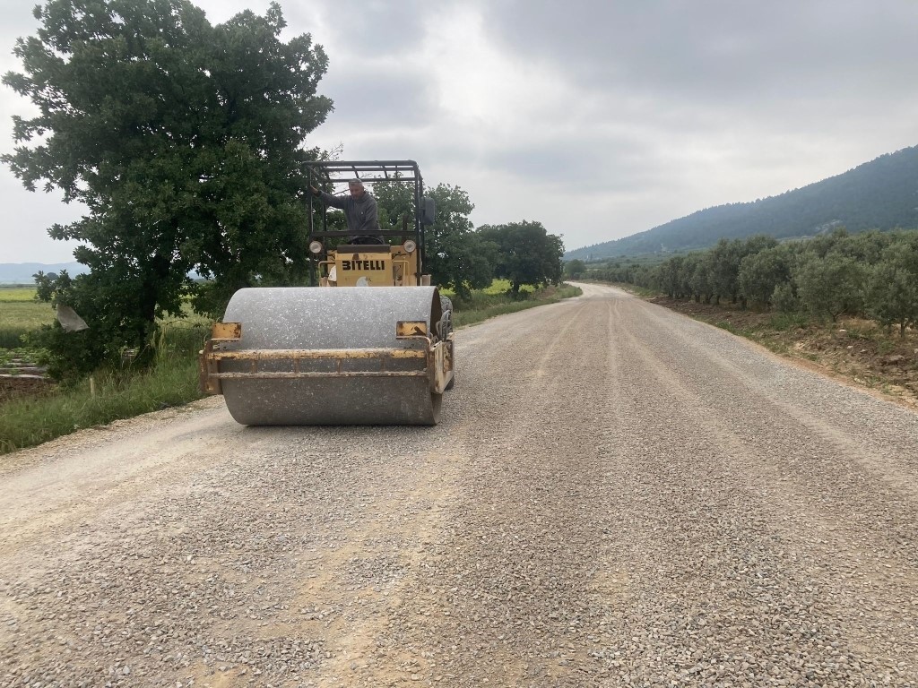 MANİSA’DA YENİ ASFALT SEZONUNDA HEDEF 750 KİLOMETRE