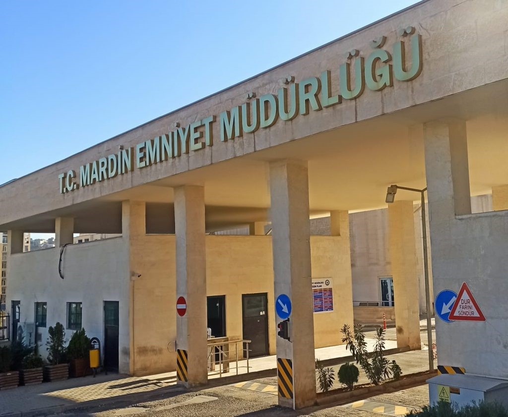 MARDİN’İN ARTUKLU İLÇESİNDE ‘TEFECİLİK’ SUÇUNA YÖNELİK EŞ ZAMANLI OLARAK DÜZENLENEN