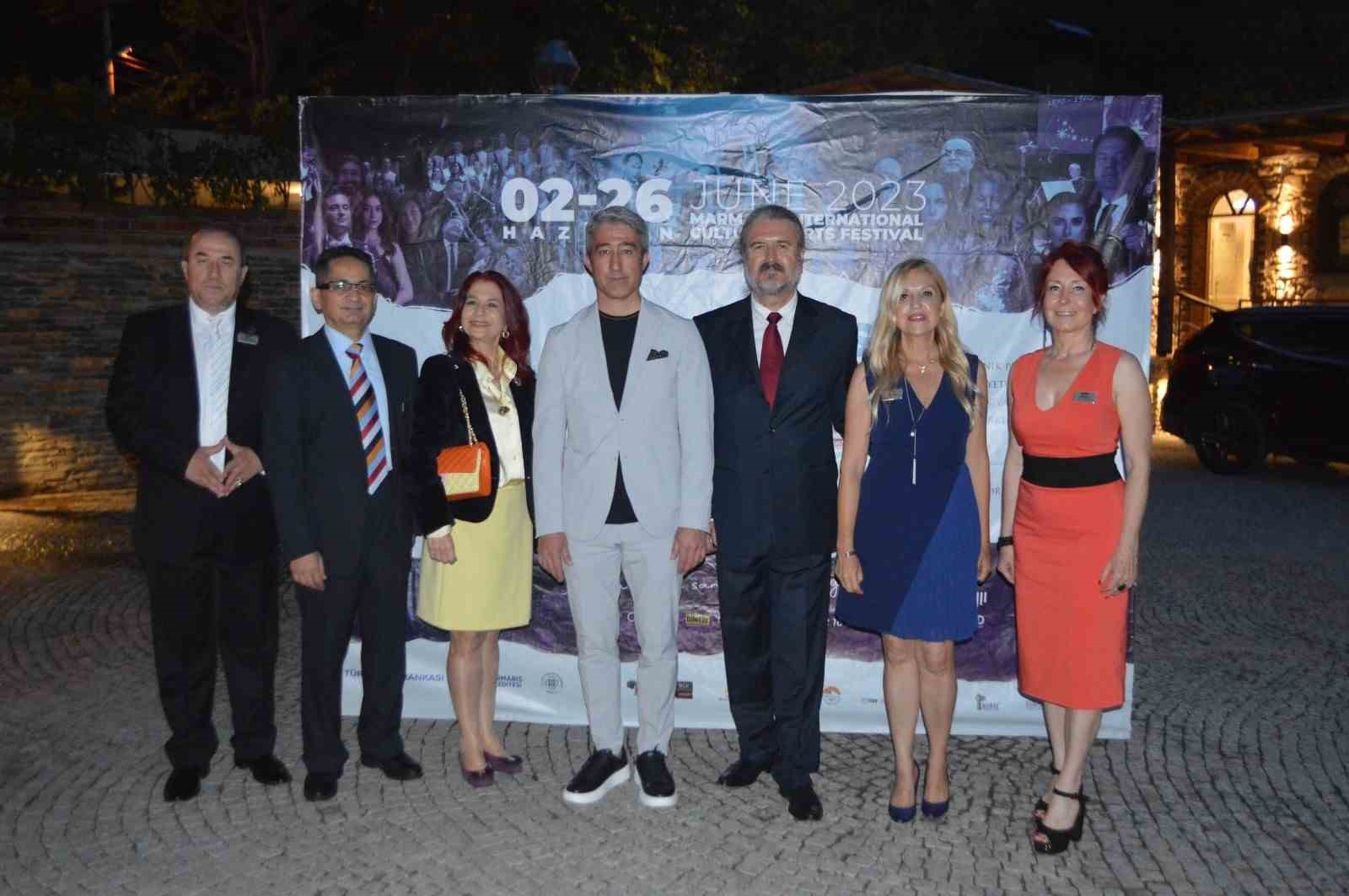 MARMARİS KÜLTÜR SANAT FESTİVALİNİN SPONSORLARINA PLAKET VERİLDİ