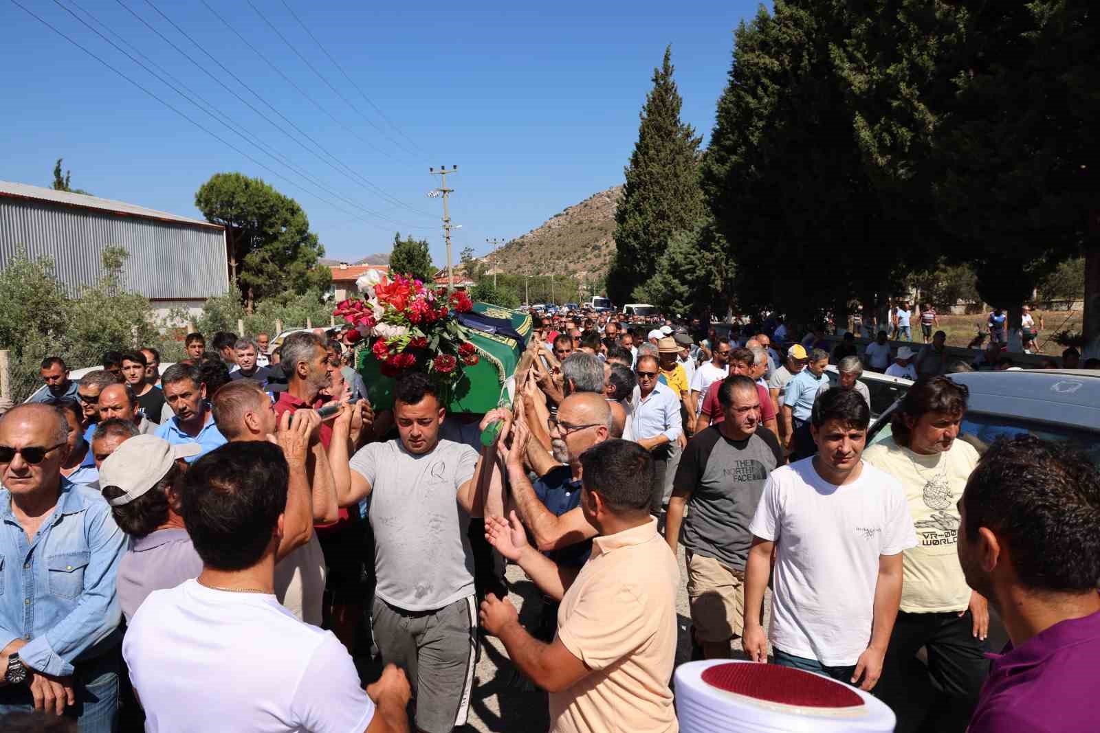 MARMARİS’TE ZABITA PERSONELİ YÜZLERCE KİŞİ UĞURLADI