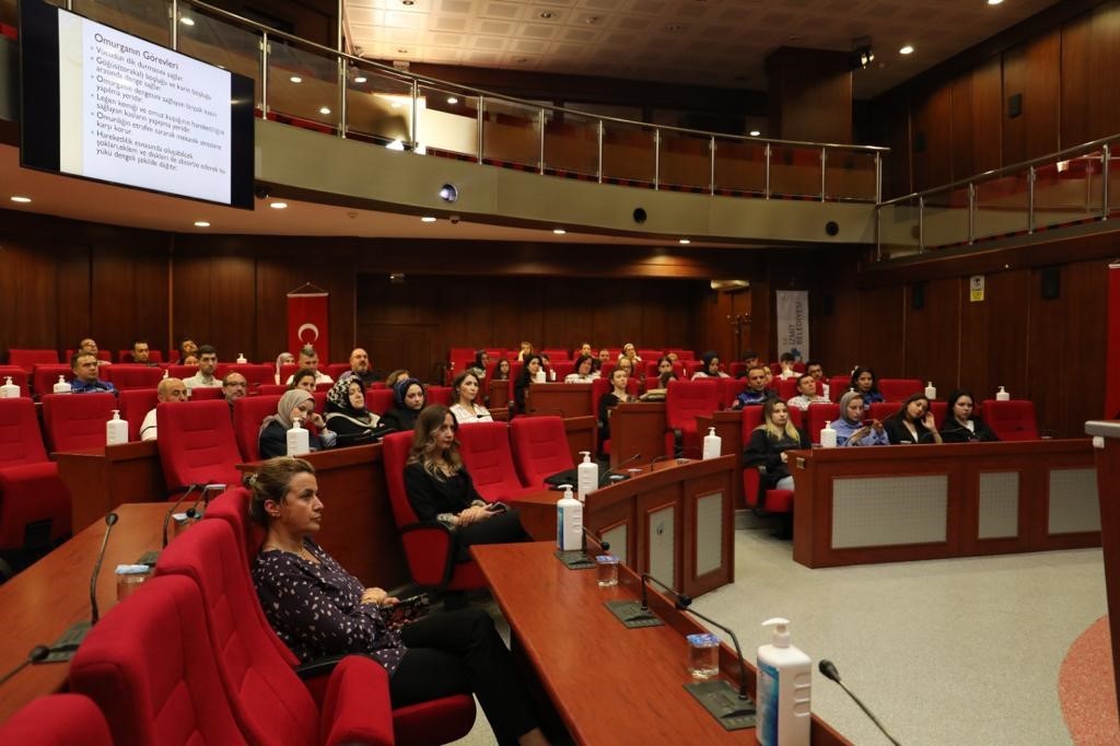 İZMİT BELEDİYESİ BÜNYESİNDE MASA BAŞINDA GÖREV YAPAN PERSONELE YÖNELİK ERGONOMİ