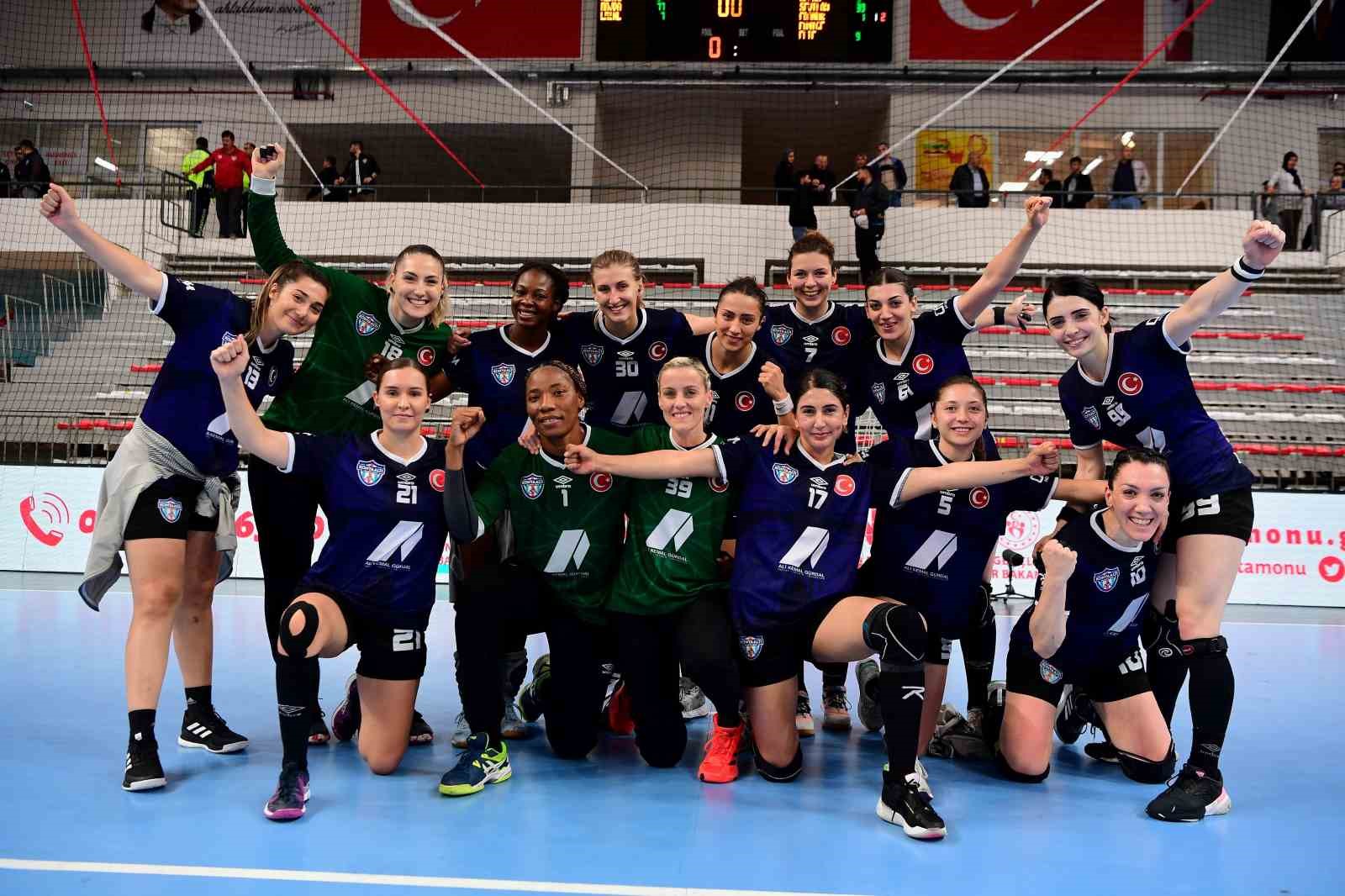 SÜPER LİG PLAY-OFF FİNAL SERİSİ ÜÇÜNCÜ MAÇINDA KASTAMONU BELEDİYESİ GSK