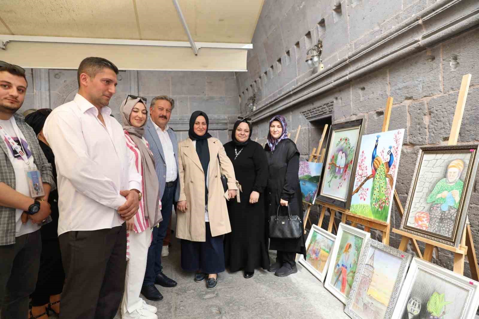 MELİKGAZİ BELEDİYESİ VE HALK EĞİTİM MÜDÜRLÜĞÜ İLE MELMEK ÇERÇEVESİNDE VERİLEN
