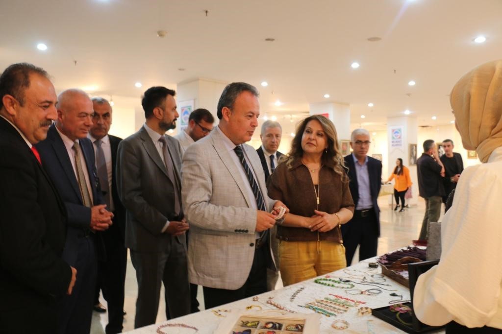 MELİKGAZİ BELEDİYESİ MESLEK EDİNDİRME KURSLARI’NDA (MELMEK) BİR YIL BOYUNCA YAPILAN
