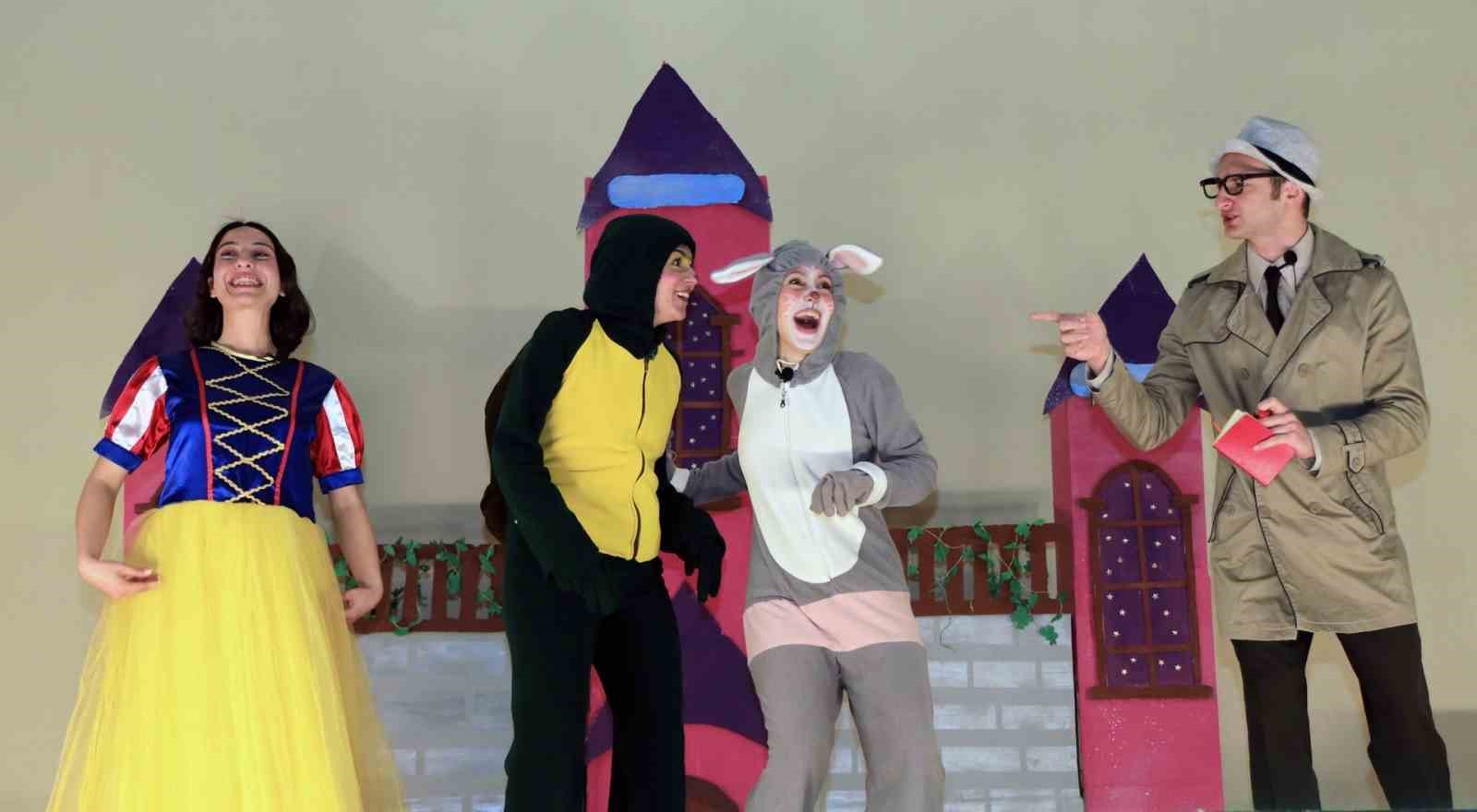 MENTEŞE BELEDİYESİ’NDEN KIŞ KURSLARI YILSONU ETKİNLİĞİ