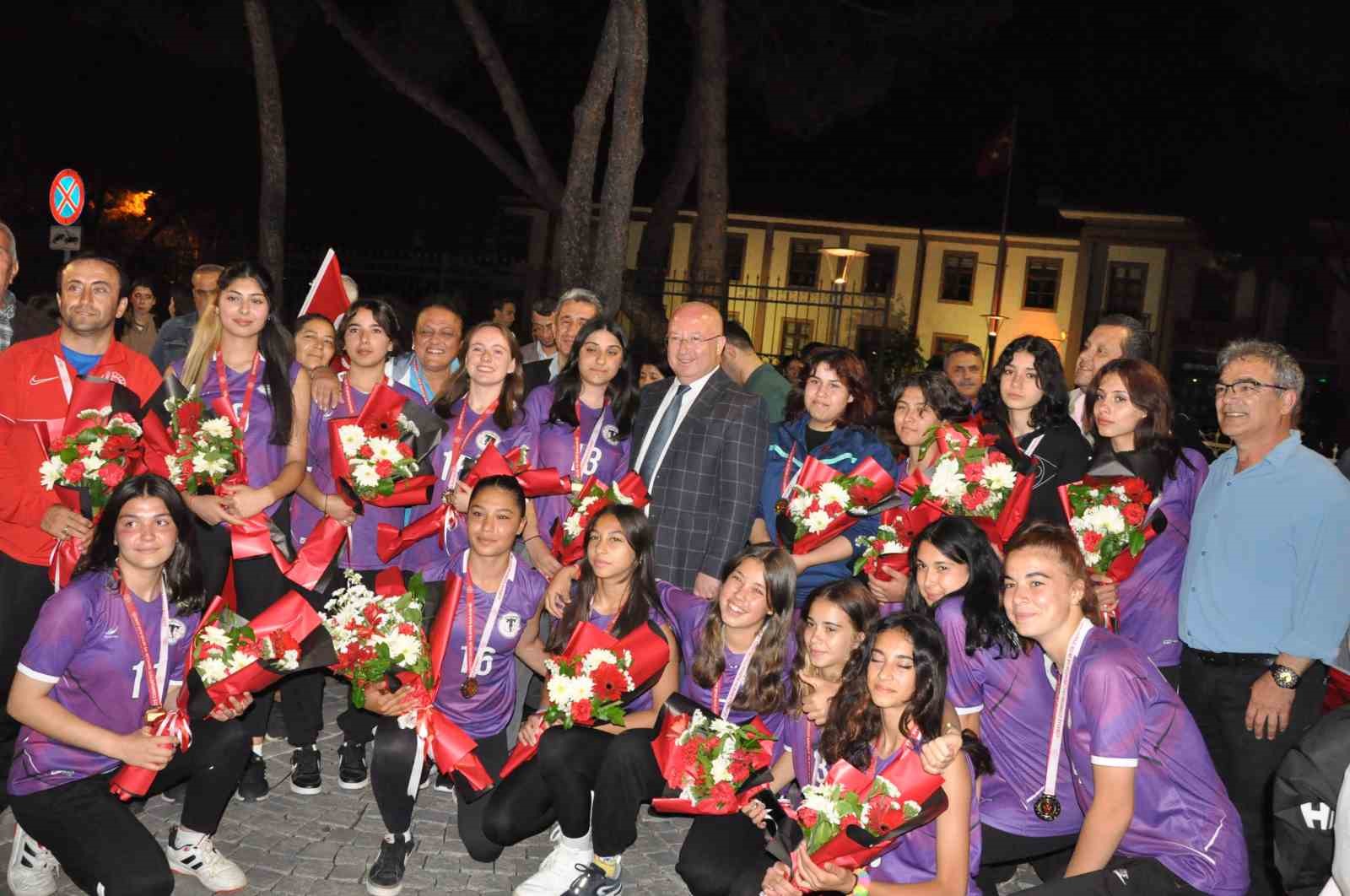 MUĞLA’NIN KIZLARI MENTEŞE SPOR LİSESİ, TÜRKİYE ŞAMPİYONASI FİNAL MAÇINDA KIRIKKALE